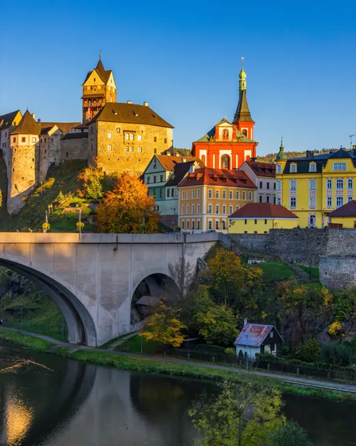 Hrad Loket nad řekou Ohří